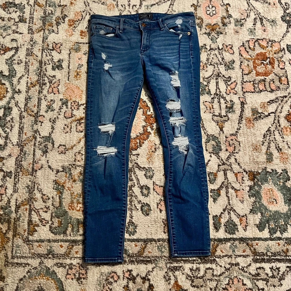 Abercrombie & Fitch Sz 29 short Harper Super Skinny distressed jeans